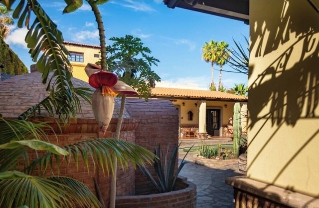 3 unit compound w pool &jacuzzi. DISCOUNTED RATE