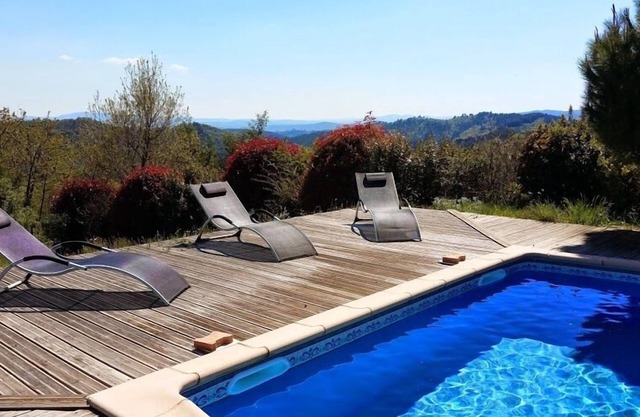 Piscina climatizada: vista tranquila e impresionante hacia el sur