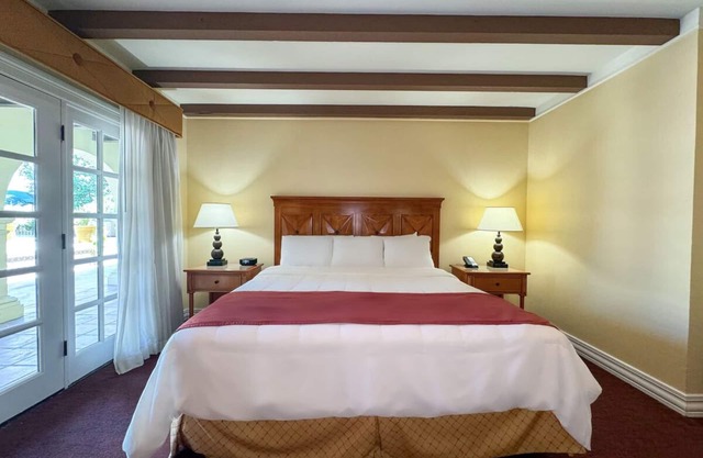3 Units | Perfect Haven Near Downtown Laredo Landmarks | Pool & Gym Access