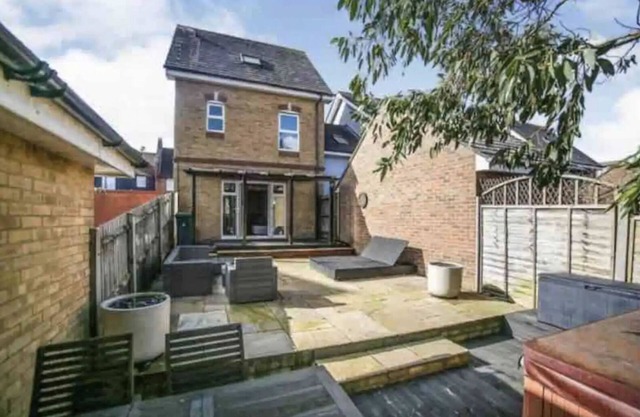 3 x Floor Fun House with Games Room (Sleeps 6)