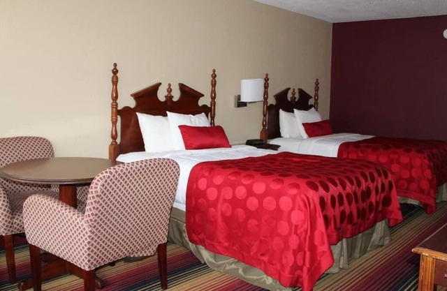 3 x Non-smoking Two Doubles 1st Floor Room at FairBridge Inn Express Perry