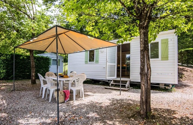 Acampar Laval Cere Lago *** - Casa móvil 3 habitaciones 4/6 personas