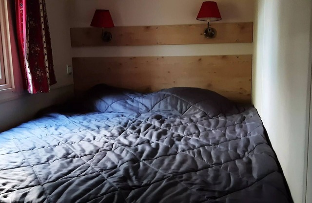 Camping Les Jardins d'Estavar *** - Trailer 3 habitaciones 4 Personas