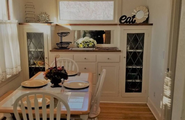 30+Day❤️ Lovely Smart Craftsman| 2 Kings | BBQ, Firepit, Patio Sets, Fenced Yard