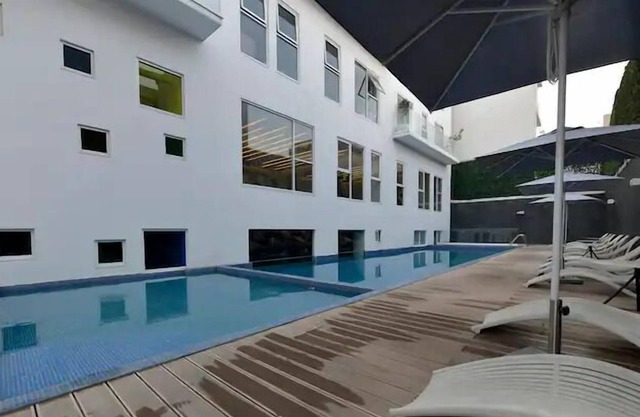 30 min. from Formula 1 Apartment