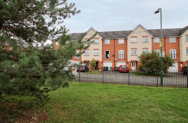 30 Poplar Close