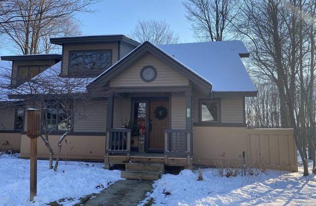 3000+ square foot townhome on The Betsie Valley 18th fairway