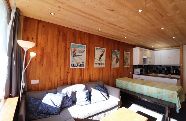 300m del centro estación, 2.o piso, balcón, tv, local para esquís, 55m², Tignes