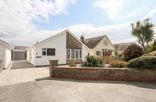 31 Beach Road