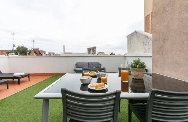 31 Soleado ático en el corazón de Gracia con amplia terraza