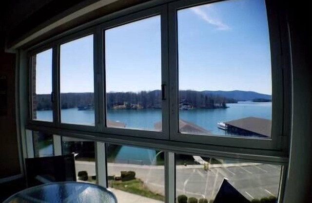 #328 Pointe - 2 Bedroom Lakefront Condo at Mariners SML