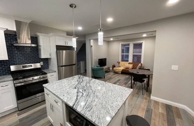 33 W. Moler (Upstairs ) · Modern Chic in German Village & Merion Village Area