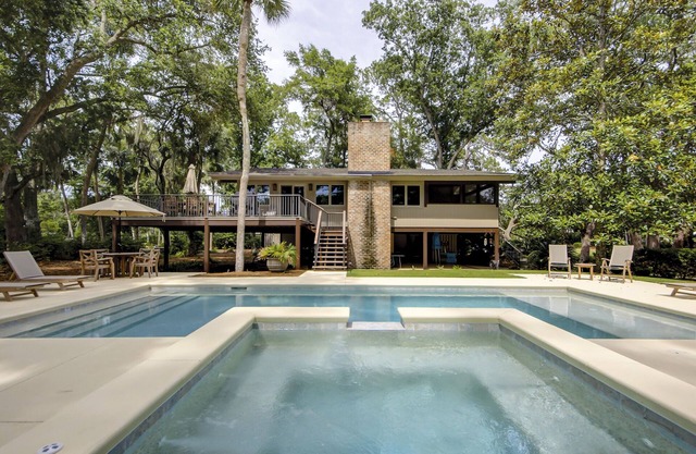 34 W. Beach Lagoon-Dog-Friendly,2nd row (60 yards) ocean, Large Pool & Spa