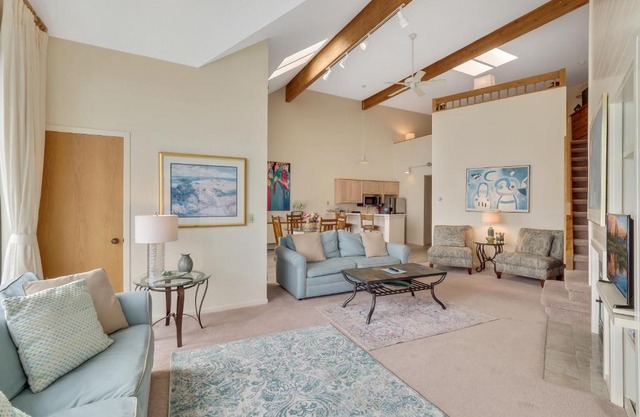341 Edgewater Inn