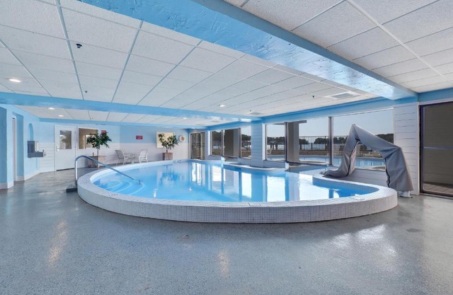 350 Edgewater Inn