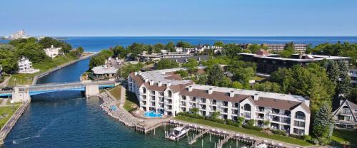 359 Edgewater Inn