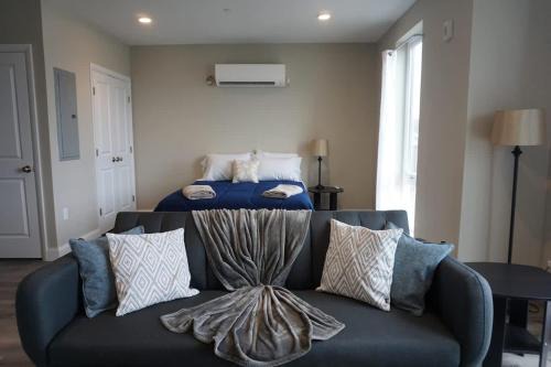 36 Modern Studio Secured Apartment Long-term stays