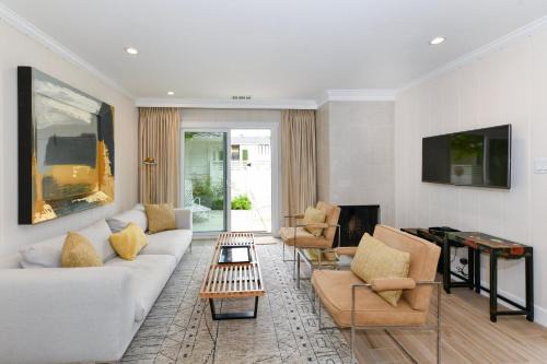 380 at Silverado condo