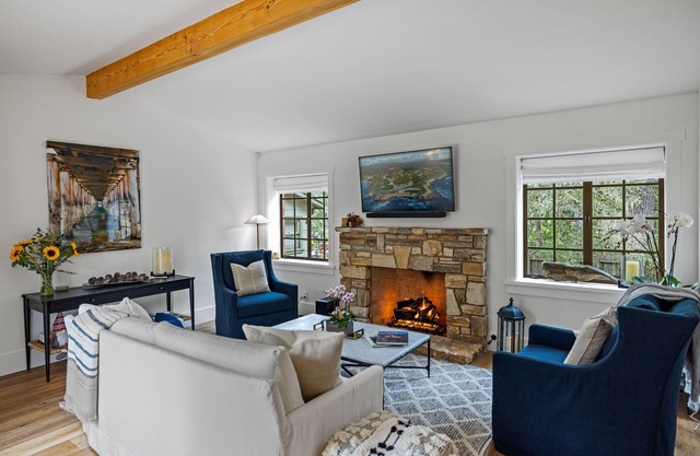 3883 Kiwi's Cottage- Openings in August / Car Week