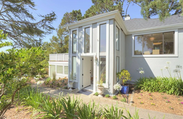 3950 Fuente de Cantos- Nights Available in August!