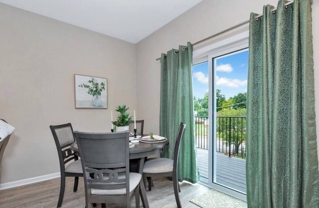 3A Charming new 2-bedroom apartment 10 m from aquatic ct downtown& hospital