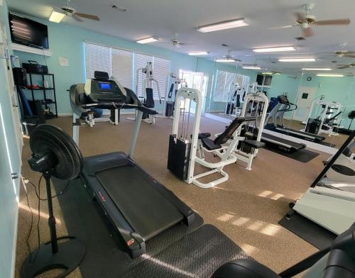 3b/2b w/Pool & Tennis Court, Sleeps 6