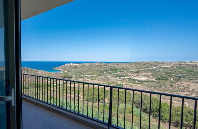 3B Panoramic Valley & Beach View