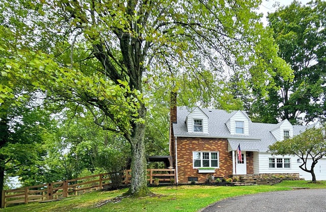 3BA, 2.5BA. home overlooking famous Lancaster County Fairgrounds!