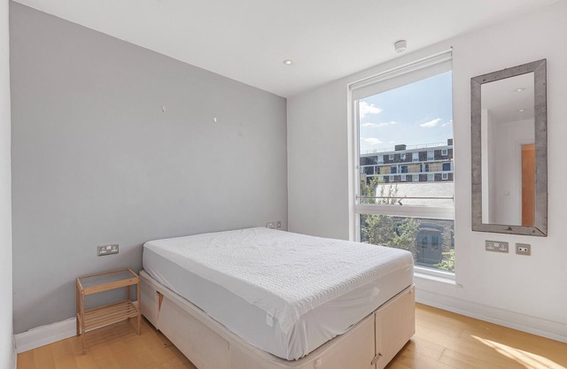 3BD Canalside Flat in De Beauvoir Town