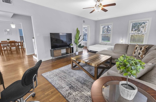 3BD Historic Retreat: Parking, Fast Wi-Fi, L Groups