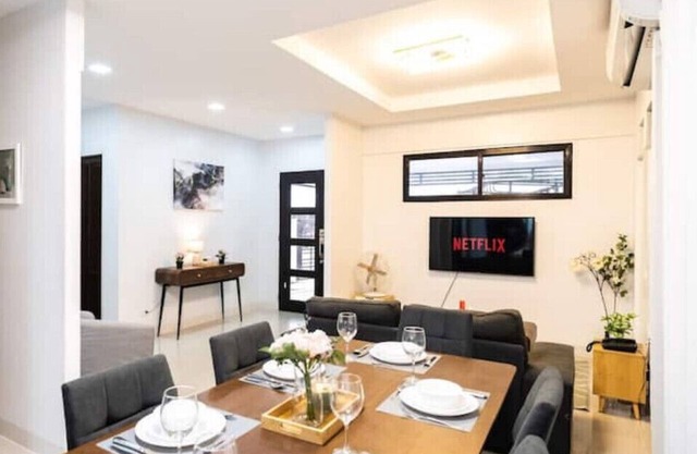 3bd Lux City Oasis LAS PINAS