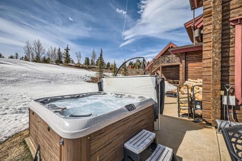3BDR with Loft for 8 Hot Tub Sauna & Mtn Views