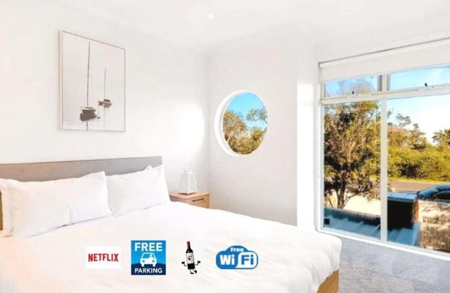 3Bdrm Beachside Town House with Ocean Views