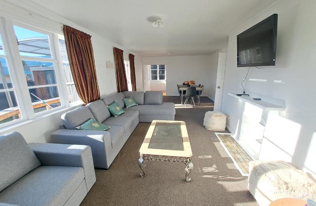 3bdrm plus Sleepot Home,