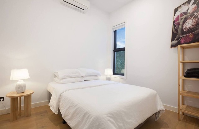 3Bed/2Bath Entire House - The Charmer