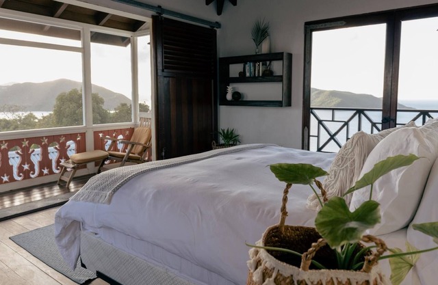 3bed 3 bath villa w/ natural plunge pool on private island