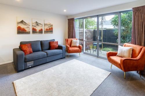 3bed plus Garage, Minutes from the Action Sleeps 8