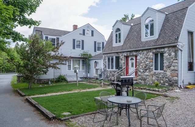 3Bedroom2Bath CarriageHouse Pet Friendly