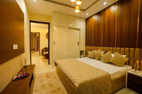 3bhk fully furnished premium service flats