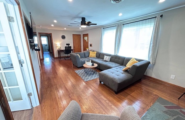 Glenville Home Great Kitchen Central AC BBQ Firepit Spacious Equiped Generator++