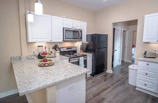 3br/2ba Remodeled House Near Downtown