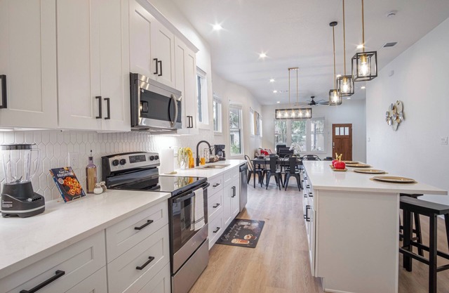 3br/3ba Urban Escape Just Minutes From Downtown!