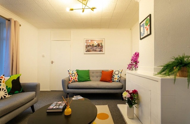 3Br-5Guests-Parking-Netflix-10minCentralNottingham