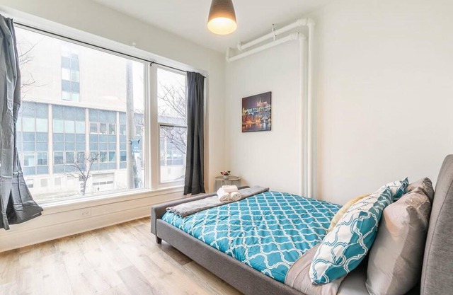 3BR Apt With Netflix - Near King Street