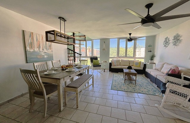 3BR Beach Condo w/ Pool, Games & Beach access. Family Friendly!