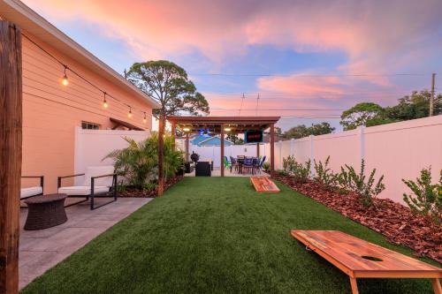 3BR - Beach & Trail - Bikes, Fire Pit, Mini-Golf