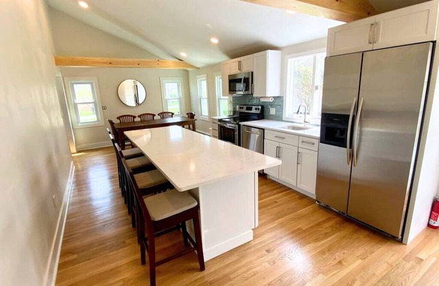 3BR Beachy Getaway