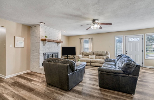 3BR Beautiful & Spacious Home