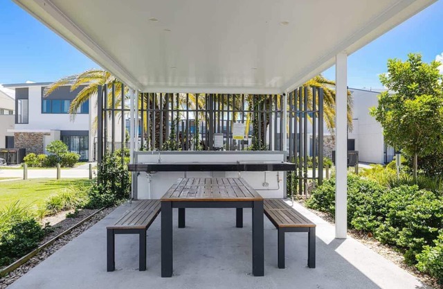 3BR Cozy Retreat in Hope Island, Family-frendly