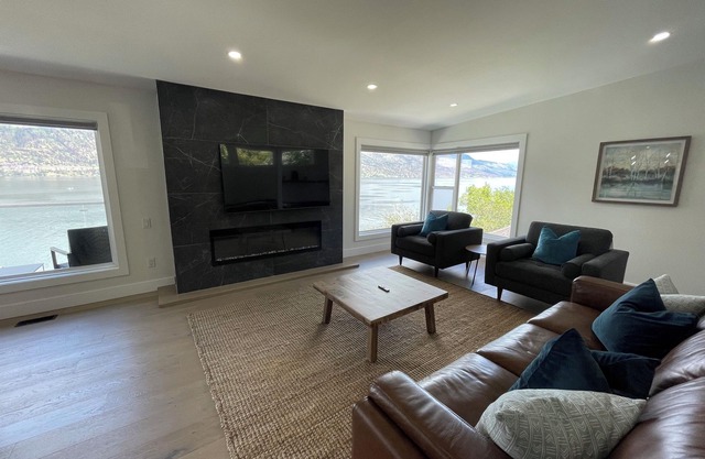 3BR + Den Lakehouse in McKinley with Private Beach and Dock